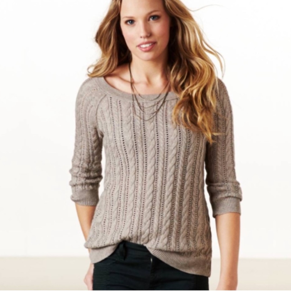 American Eagle Cable Knit Sweater Tan Crew Neck High Low Size Medium